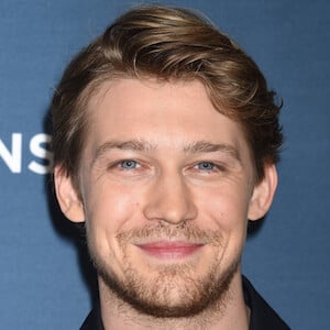 Joe Alwyn Profile Picture