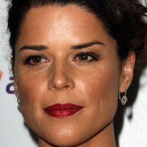 Neve Campbell Profile Picture