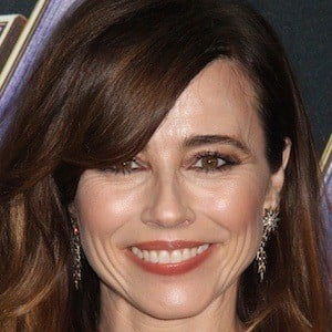 Linda Cardellini Profile Picture