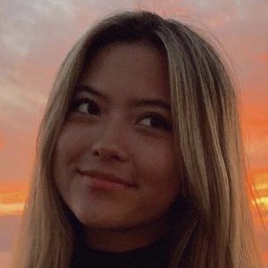 Elle Hahn Profile Picture