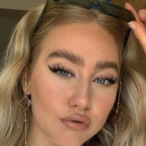 Ellie Hemmings Profile Picture