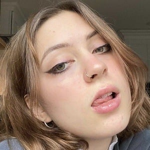 Lizzy McAlpine Profile Picture