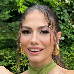 Demet Ozdemir Profile Picture
