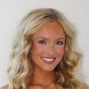 Ellie Peterson Profile Picture