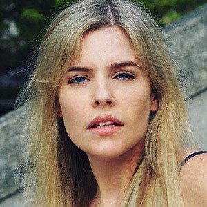 Jenna Rosenow Profile Picture
