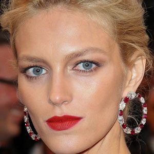 Anja Rubik Profile Picture