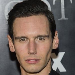 Cory Michael Smith Profile Picture