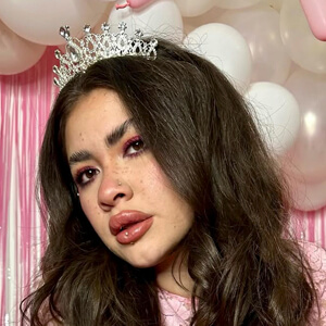 Denisse Zatarain Profile Picture