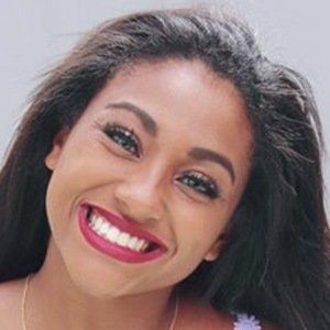 Addison Ellison Headshot 4 of 10
