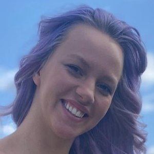 aili.likes.adventure Headshot 8 of 10