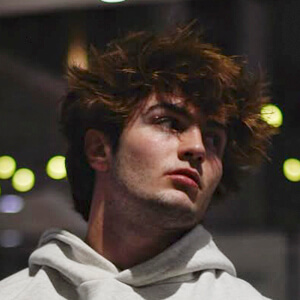 Alex Imber Headshot 3 of 6