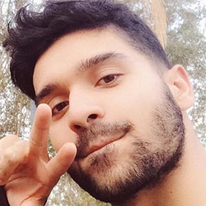 Ali Shanawar Headshot 3 of 10