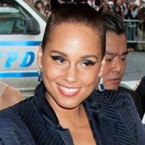 Alicia Keys Headshot 10 of 10