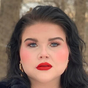Amanda Frisch Headshot 4 of 9