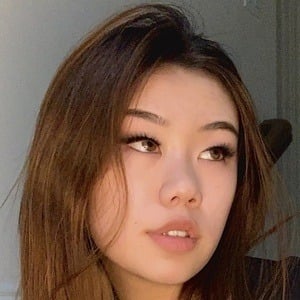 Amanda Sze Headshot 2 of 3