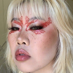 Amanda Wong Headshot 6 of 10