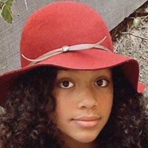 Amara Rose Headshot 7 of 10