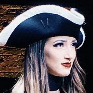 Amber Ardolino Headshot 2 of 10
