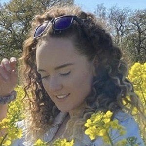 Amy Tinkler Headshot 7 of 10