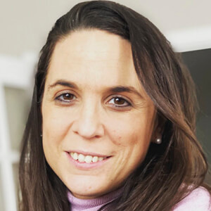 anaig_83 Headshot 6 of 12