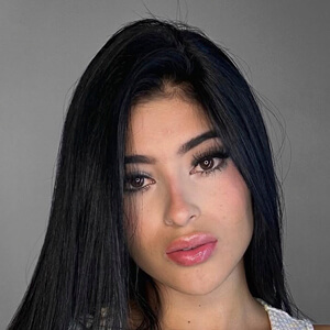 Andrea Victoria Lopez Headshot 2 of 8