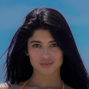 Andrea Victoria Lopez Headshot 8 of 8