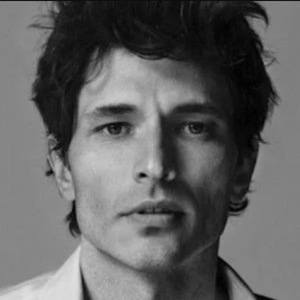 Andrés Velencoso Headshot 5 of 6