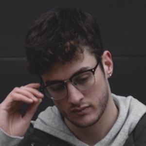 Andrew Quo Headshot 8 of 10