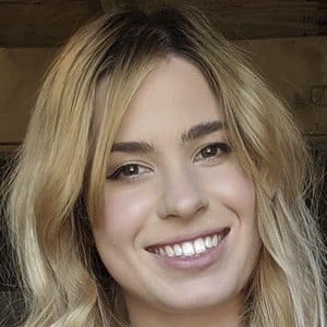 Anisa Jomha Headshot 8 of 10