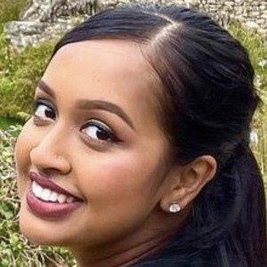 Annesa Tabassum Headshot 7 of 10