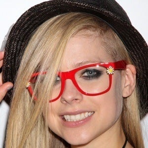 Avril Lavigne Headshot 7 of 7