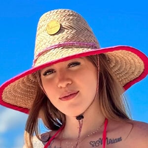 Bella Cario Headshot 6 of 6