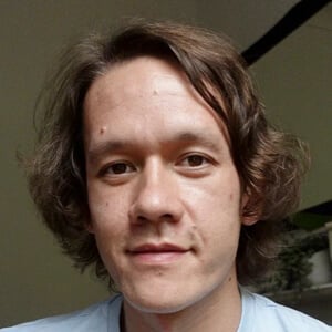 Ben Newell Headshot 3 of 5