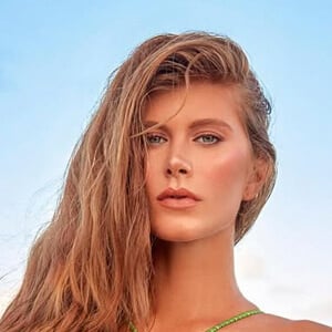 Brianna Duffield Headshot 4 of 9