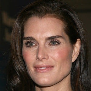 Brooke Shields Headshot 5 of 10