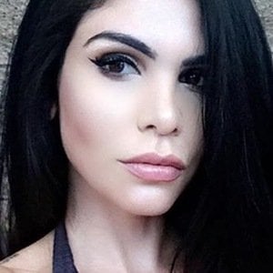 Cami Li Headshot 5 of 10