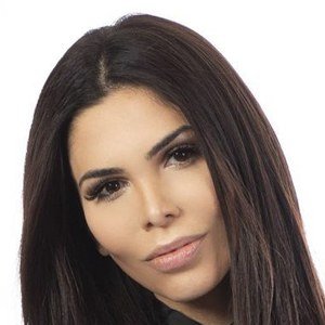 Cami Li Headshot 9 of 10