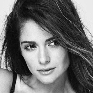 Carla Ossa Headshot 9 of 10