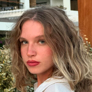 Carla Voicu Headshot 5 of 7