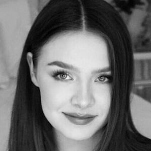Cat Harmon Headshot 5 of 9
