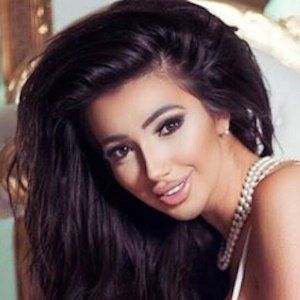 Chloe Khan Headshot 2 of 8