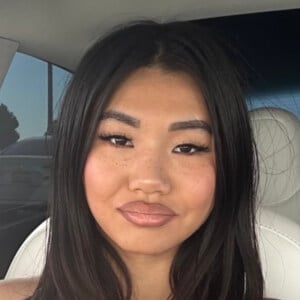 Cindy Zheng Headshot 3 of 9