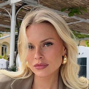 Claudia Rodriguez Krupanszka Headshot 3 of 10
