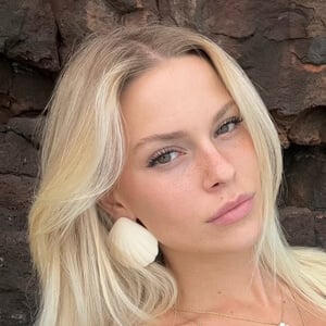 Claudia Rodriguez Krupanszka Headshot 4 of 10