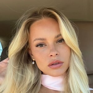 Claudia Rodriguez Krupanszka Headshot 6 of 10