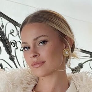 Claudia Rodriguez Krupanszka Headshot 7 of 10