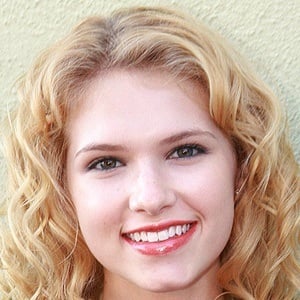 Claudia Lee Headshot 8 of 10