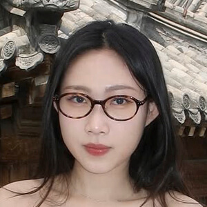 claudiaashao Headshot 6 of 6