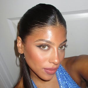 danyell_marie Headshot 3 of 6