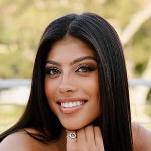 danyell_marie Headshot 5 of 6